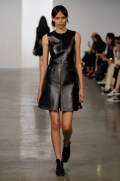Look 10